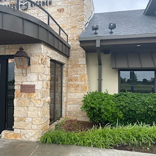 Storefront-Cleaning-at-Cheddars-Scratch-Kitchen-in-Norman-Oklahoma 3